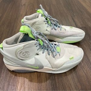 Nike Air Deldon Basketball Shoes